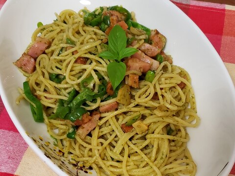 タイバジルのジェノベーゼパスタ